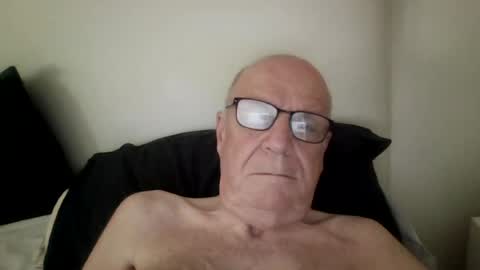Snapshot of oggi95 chatting on July 22, 2026, 8:17 am oggi95 online show from July 22, 2026, 8:17 am