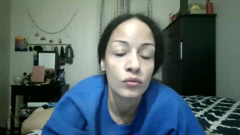 Lit en Cama online show from December 28, 2024, 10:13 pm