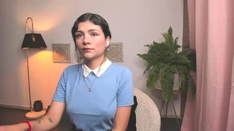  Holly  online show from April 21, 2026, 12:34 am