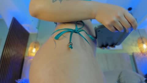 Holly online show from October 20, 2025, 11:21 am