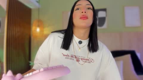 Holly online show from November 16, 2025, 11:27 am