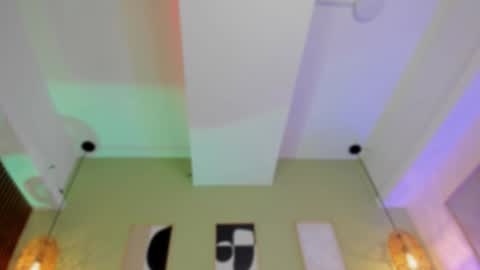 Holly online show from November 18, 2025, 11:25 am