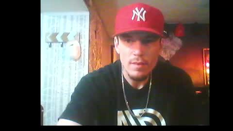 Snapshot of oh_you_know69 chatting on January 1, 2025, 8:35 am who dares toss me some tips lets have fun online show from January 1, 2025, 8:35 am