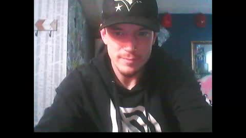 Snapshot of oh_you_know69 chatting on January 13, 2025, 7:10 pm who dares toss me some tips lets have fun online show from January 13, 2025, 7:10 pm