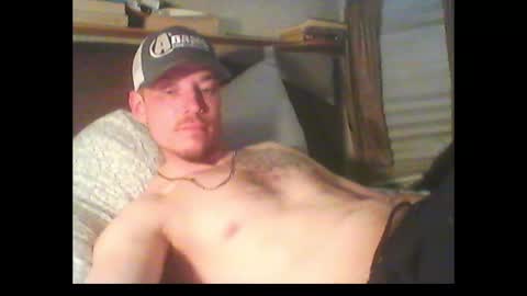 Snapshot of oh_you_know69 chatting on February 14, 2025, 3:11 am who dares toss me some tips lets have fun online show from February 14, 2025, 3:11 am