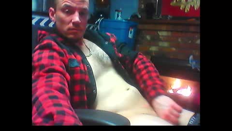 Snapshot of oh_you_know69 chatting on February 18, 2025, 3:10 pm who dares toss me some tips lets have fun online show from February 18, 2025, 3:10 pm