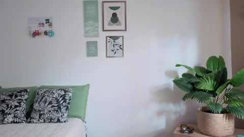 Snapshot of ohanna_ chatting on October 2, 2025, 10:06 pm ohanna_ online show from October 2, 2025, 10:06 pm