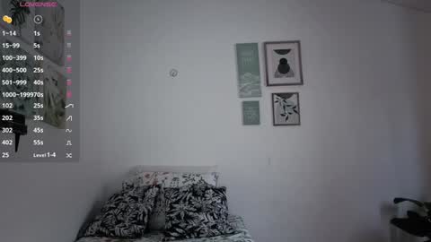 Snapshot of ohanna_ chatting on October 27, 2025, 10:25 pm ohanna_ online show from October 27, 2025, 10:25 pm