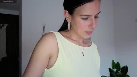 ohanna_ online show from May 6, 2026, 10:26 pm