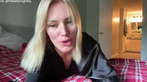 Kelly online show from July 19, 2026, 6:33 pm