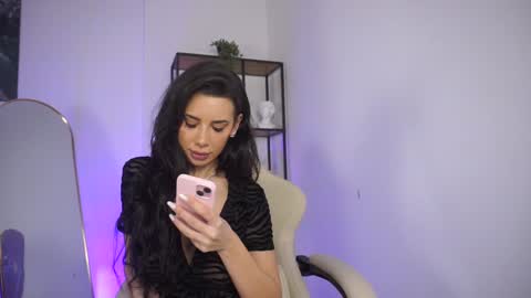 Julia online show from December 4, 2024, 6:22 am