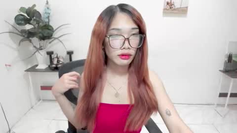 ohmyalessandraxcx online show from April 12, 2026, 12:43 pm