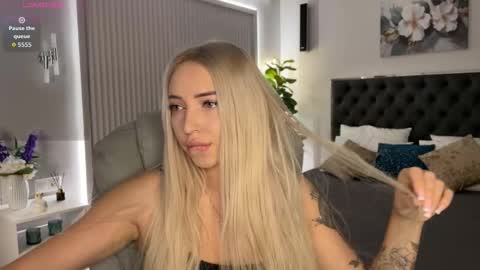 Emma online show from September 23, 2025, 2:14 am