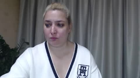 Snapshot of ohsweetiren chatting on October 13, 2025, 6:24 am Iren online show from October 13, 2025, 6:24 am