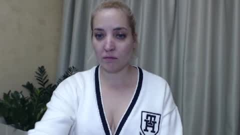 Mari online show from December 1, 2024, 7:36 pm