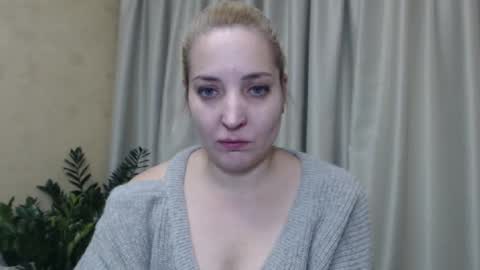 Mari online show from December 8, 2024, 2:30 pm
