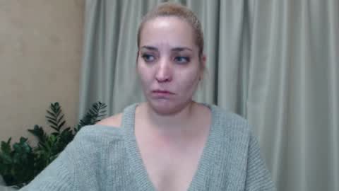 Mari online show from December 8, 2024, 6:06 pm