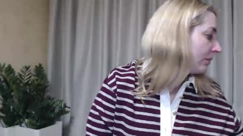 Mari online show from March 12, 2026, 10:49 pm