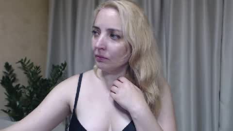 Snapshot of ohsweetmari chatting on July 30, 2026, 4:06 pm Mari online show from July 30, 2026, 4:06 pm