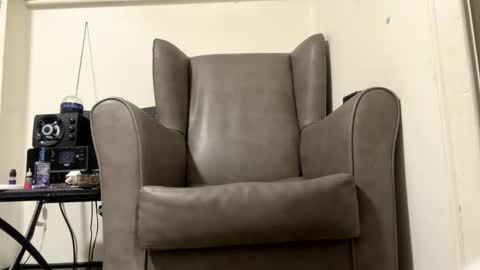 oiljames167 online show from February 1, 2026, 12:42 am