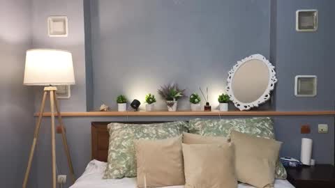 Snapshot of okerriella chatting on September 18, 2025, 1:24 pm Ami online show from September 18, 2025, 1:24 pm