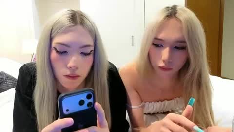 Snapshot of okerriella chatting on July 5, 2026, 4:03 pm Ami online show from July 5, 2026, 4:03 pm