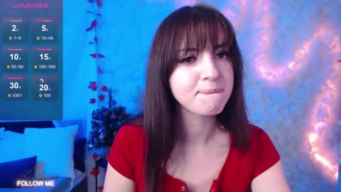 Snapshot of okii_vibes chatting on December 15, 2024, 4:04 pm Christy online show from December 15, 2024, 4:04 pm