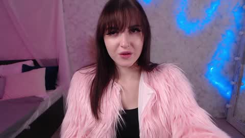 Snapshot of okii_vibes chatting on December 18, 2024, 12:40 pm Christy online show from December 18, 2024, 12:40 pm