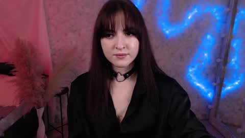 Snapshot of okii_vibes chatting on December 28, 2024, 12:35 pm Christy online show from December 28, 2024, 12:35 pm