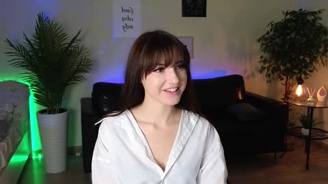 Snapshot of okii_vibes chatting on December 31, 2024, 9:42 am Christy online show from December 31, 2024, 9:42 am