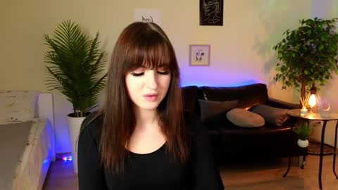 Snapshot of okii_vibes chatting on January 14, 2025, 2:00 pm Christy online show from January 14, 2025, 2:00 pm