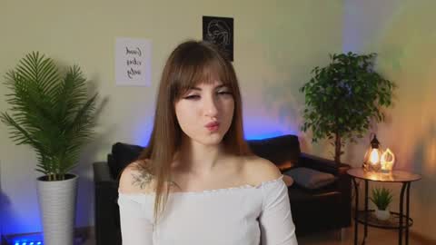 Snapshot of okii_vibes chatting on January 28, 2025, 7:00 am Christy online show from January 28, 2025, 7:00 am