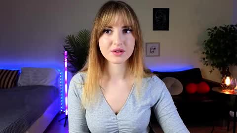 Snapshot of okii_vibes chatting on March 3, 2025, 6:04 am Christy online show from March 3, 2025, 6:04 am