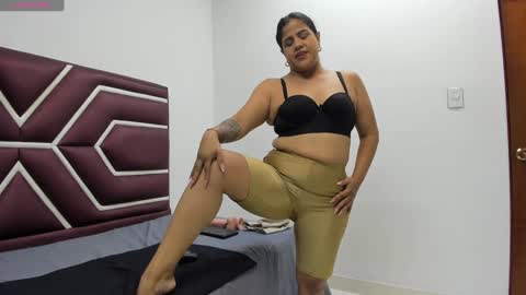 Olaia  online show from December 19, 2024, 12:23 pm