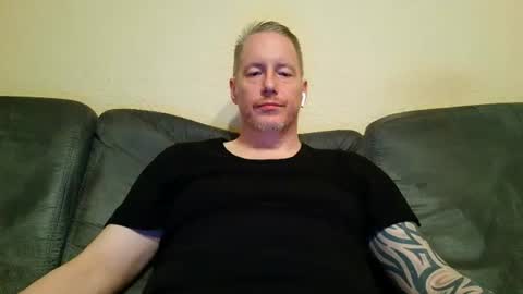 Snapshot of olavdelux chatting on October 8, 2025, 8:39 pm olavdelux online show from October 8, 2025, 8:39 pm