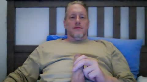 Snapshot of olavdelux chatting on July 25, 2026, 10:51 pm olavdelux online show from July 25, 2026, 10:51 pm