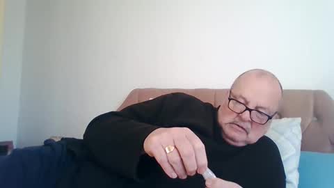 old_fkrr_ online show from December 19, 2025, 11:17 am