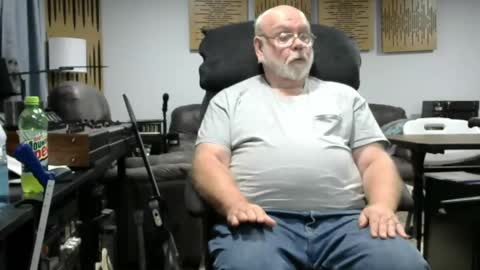 Snapshot of old_guy111 chatting on October 2, 2025, 1:34 am old_guy111 online show from October 2, 2025, 1:34 am