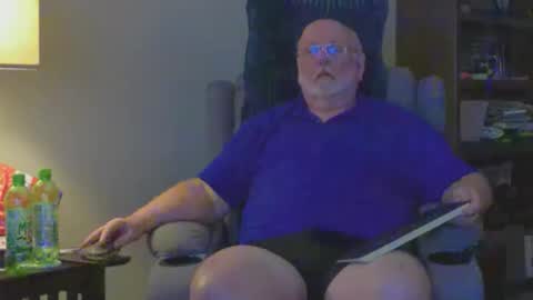 Snapshot of old_guy111 chatting on May 14, 2026, 2:40 am old_guy111 online show from May 14, 2026, 2:40 am
