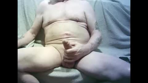 Snapshot of oldercock1411 chatting on February 25, 2026, 8:02 am oldercock1411 online show from February 25, 2026, 8:02 am