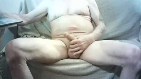 Snapshot of oldercock1411 chatting on March 27, 2026, 5:34 pm oldercock1411 online show from March 27, 2026, 5:34 pm