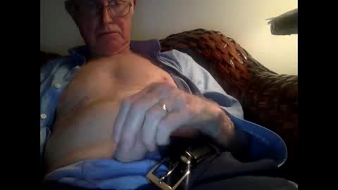 olderthandirt69 online show from January 6, 2025, 3:42 am