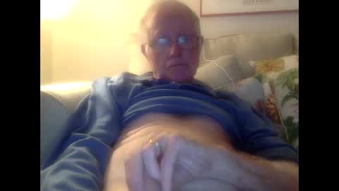 olderthandirt69 online show from January 16, 2025, 2:51 am
