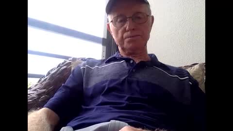 olderthandirt69 online show from March 9, 2025, 5:06 pm