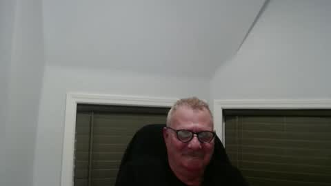 oldguybigd online show from April 16, 2026, 2:12 am