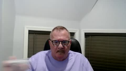 oldguybigd online show from July 8, 2026, 3:33 am