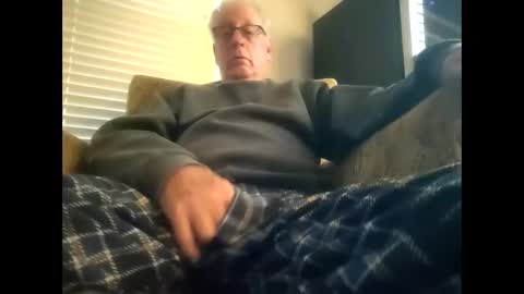 Snapshot of oldsubman chatting on February 12, 2025, 12:44 pm oldsubman online show from February 12, 2025, 12:44 pm