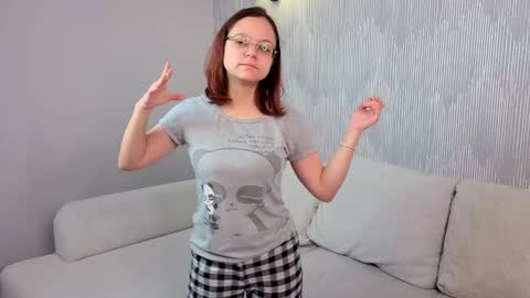 Snapshot of oleneweir chatting on November 13, 2025, 11:09 am Stella online show from November 13, 2025, 11:09 am