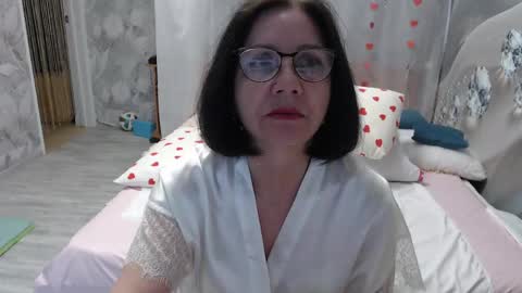 OlgaHottie online show from May 3, 2026, 11:33 pm