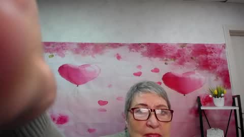 OlgaLuck online show from May 18, 2026, 5:02 am